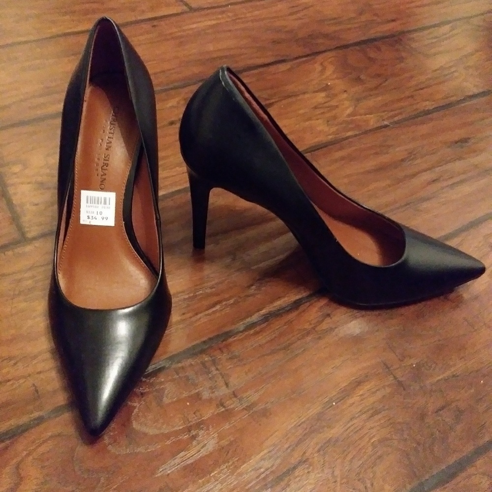 Women's all black point toe heels
